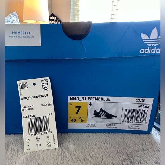 Adidas NMD_R1 Primeblue M7/W8 (brand new) core black/cloud white/grey five. - Picture 8 of 11